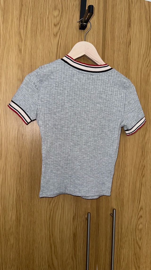 Camiseta Bershka gris talla XS