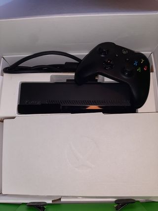 Xbox One 500GB + Kinect + mando