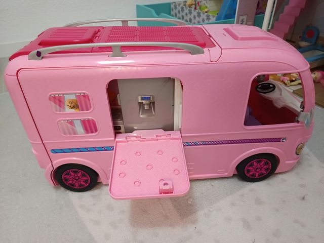 Autocaravana Barbie Rosa