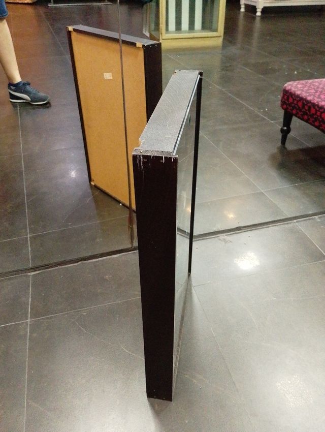 Caixa expositora vintage de madeira e vidro