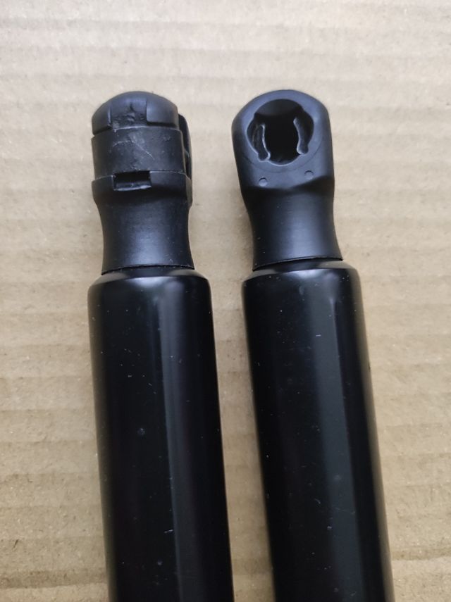 Ammortizzatori portellone Ford Focus Mk3