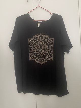Camiseta negra H&M 
talla XL
