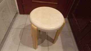 Taburete plástico beige - Auxiliar