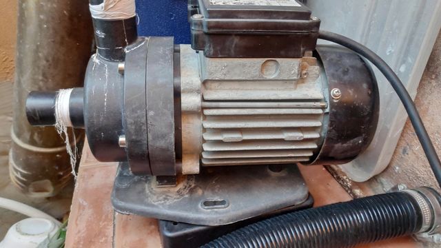 Filtro piscina con motor usado
