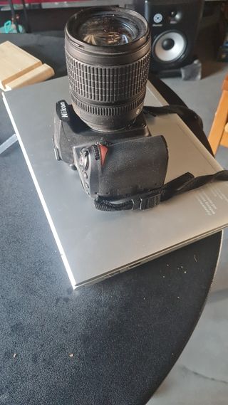 Fotocamera DSLR Nikon D90 da 12,3 MP con obiettivo Nikon