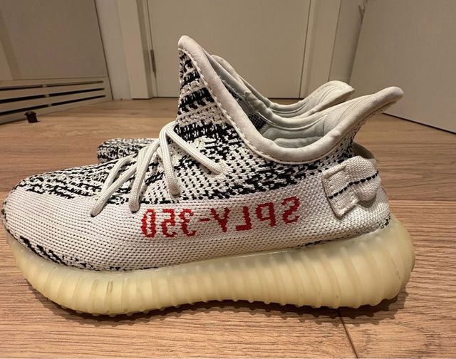 Yeezy 350 Zapatillas - Blancas y Negras