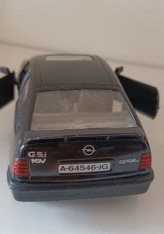 Opel Kadett GSI - Coche escala 1/24