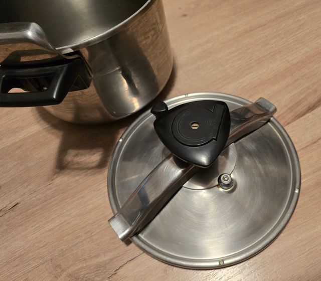 Olla a presión Magimix - plata