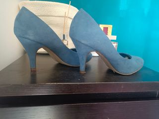 Zapatos tacón azul y marrón
