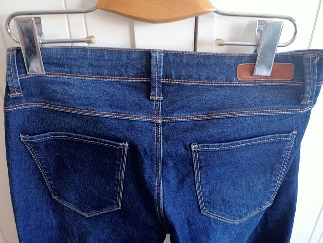Vaqueros Stradivarius mujer talla 38