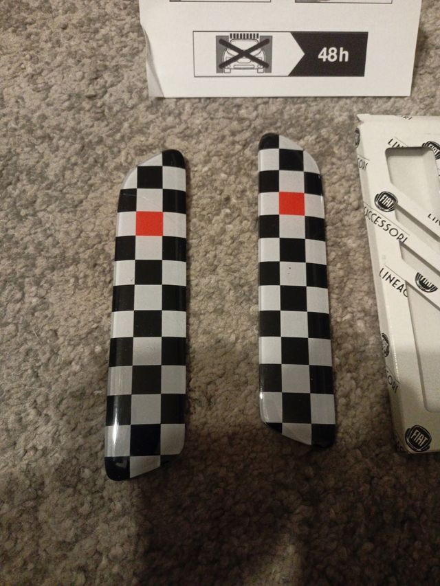 Fiat 500: embellecedores molduras