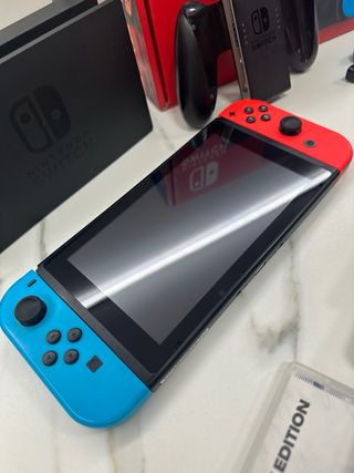 Nintendo Switch - Azul/Rojo