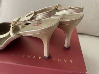 Zapatos dorado fiesta. talka 40 pero pequeño