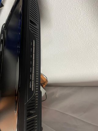 TV BLUSENS 24" lector de DVD incorporado