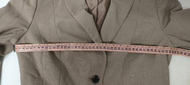 Chaqueta beige vestir ligera