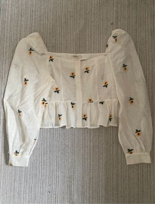 Blusa blanca c/flores - Talla única