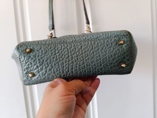 Bolso DKNY de cuero genuino con bandolera 