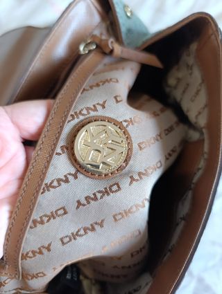 Bolso DKNY de cuero genuino con bandolera 