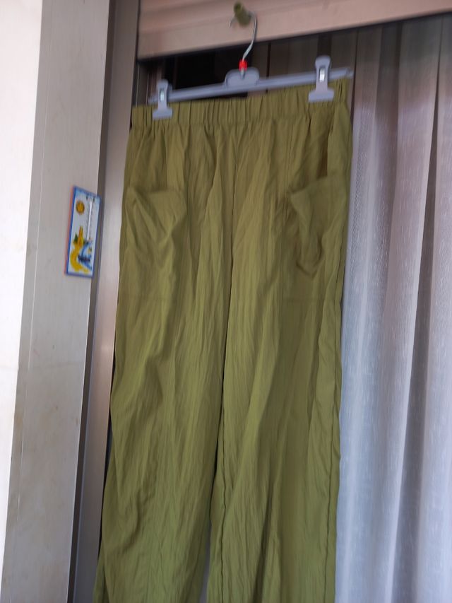 Pantalones anchos verdes