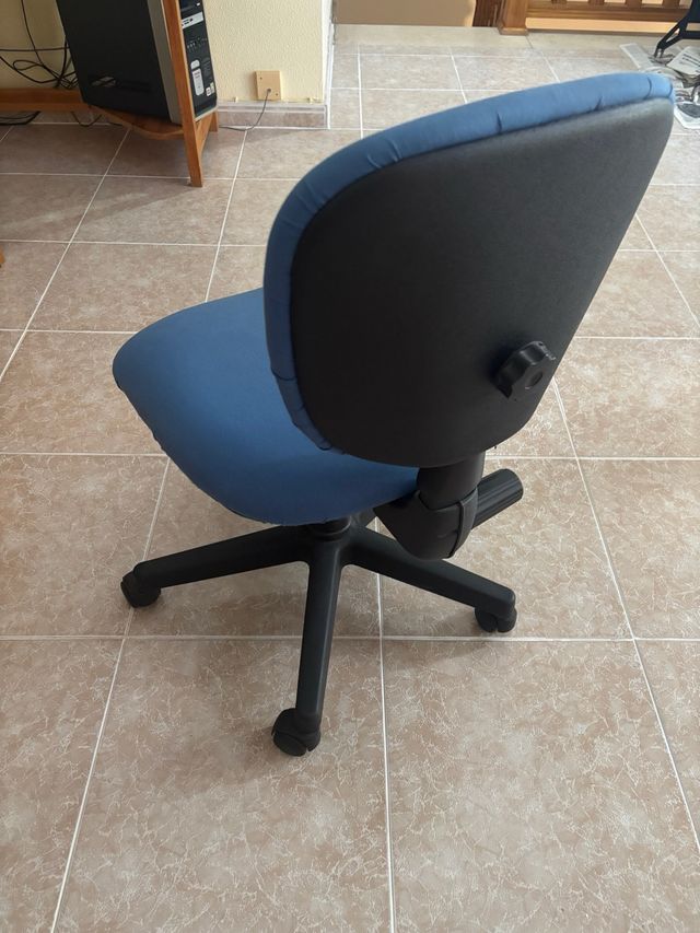 Silla escritorio giratoria azul