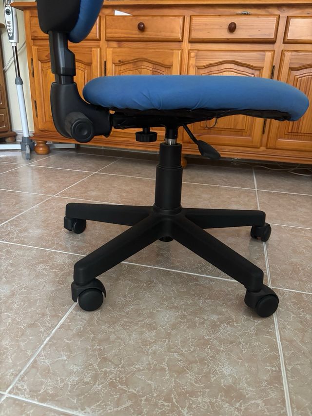 Silla escritorio giratoria azul
