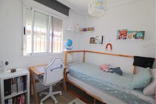Casa 2 hab. - Bajo con parcela . urb privada .