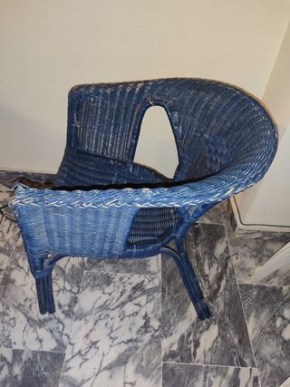 Sillón mimbre azul vintage