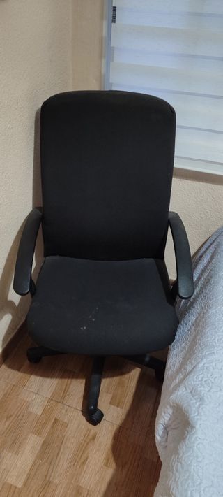 Sillón negro de oficina