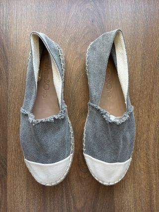 Alpargatas White & One