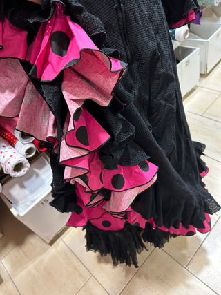 Traje Flamenca Negro Rosa