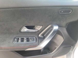 Mercedes-Benz Clase A 180 100 kW (136 CV)