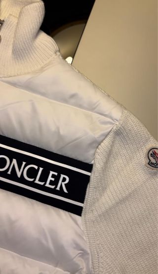 Jersey/chaleco Moncler original
chaqueta blanca
