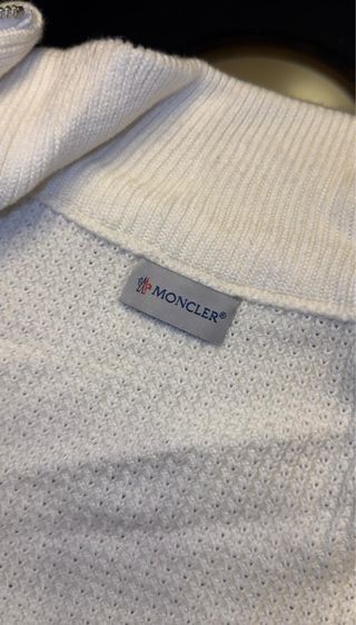 Jersey/chaleco Moncler original
chaqueta blanca
