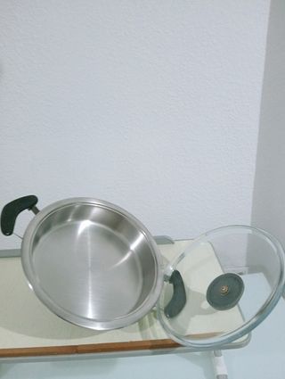 ,.OLLA AMC DIAM. 28 CM. ALTA 6,5 CM. CABEN 2 LITRO