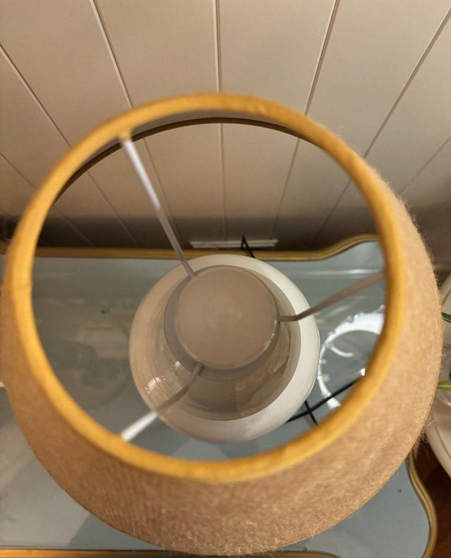 Lámpara floral de Porcelana con base de madera