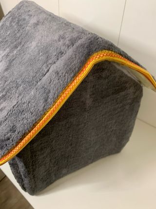 Cama casita gris invierno para mascotas