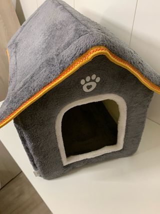 Cama casita gris invierno para mascotas