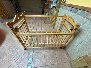 Cuna madera bebé