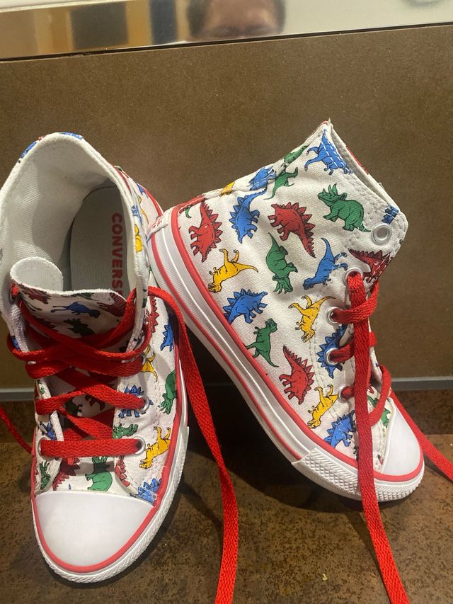 Converse blancas dinosaurios talla 33