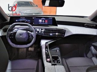 Peugeot e-3008 Allure Eléctrico 157kW