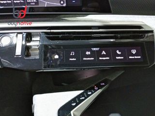 Peugeot e-3008 Allure Eléctrico 157kW