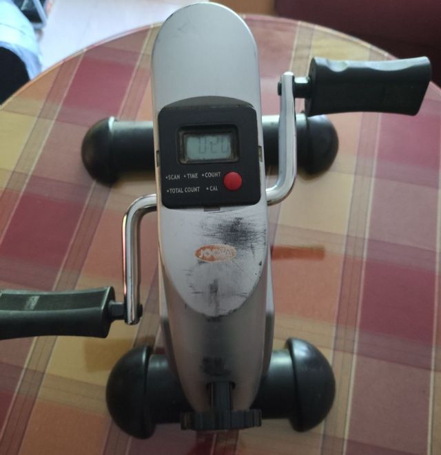 Máquina pedaleo ejercicio