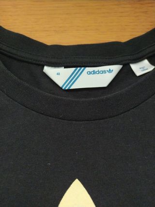 Camiseta años 2000 Adidas