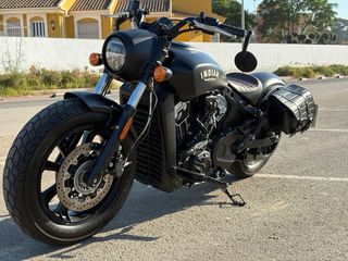 Indian Scout Bobber 2023 Impecable.