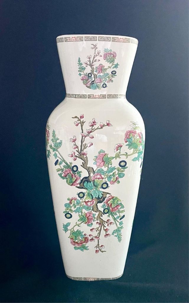 JARRÓN DE PORCELANA