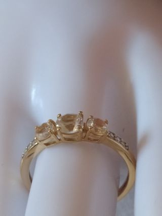 Sortija de oro de 1 ley con diamantes