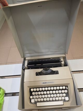 Olivetti Lettera 25 - Máquina de escribir