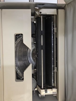 Olivetti Lettera 25 - Máquina de escribir