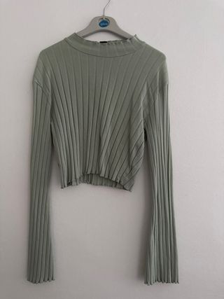 Top corto verde manga larga