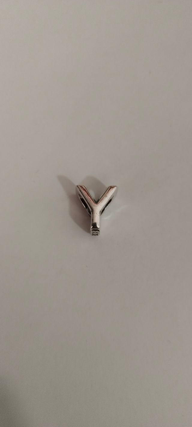 Charm Pandora Letra Y